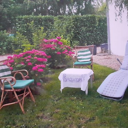 Peti Kaz Saint-Seurin-sur-l'Isle Exterior foto